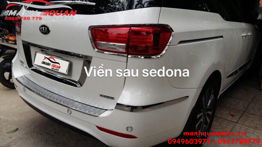 Viền đèn sau xe Kia Sedona