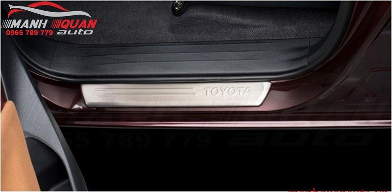 Nẹp bước chân Toyota Innova