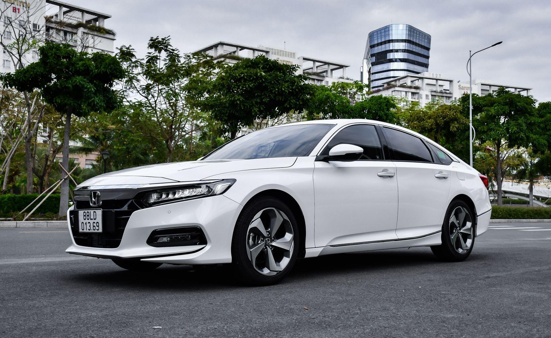 Quy trình và thời gian lắp đặt sấy gương Honda Accord