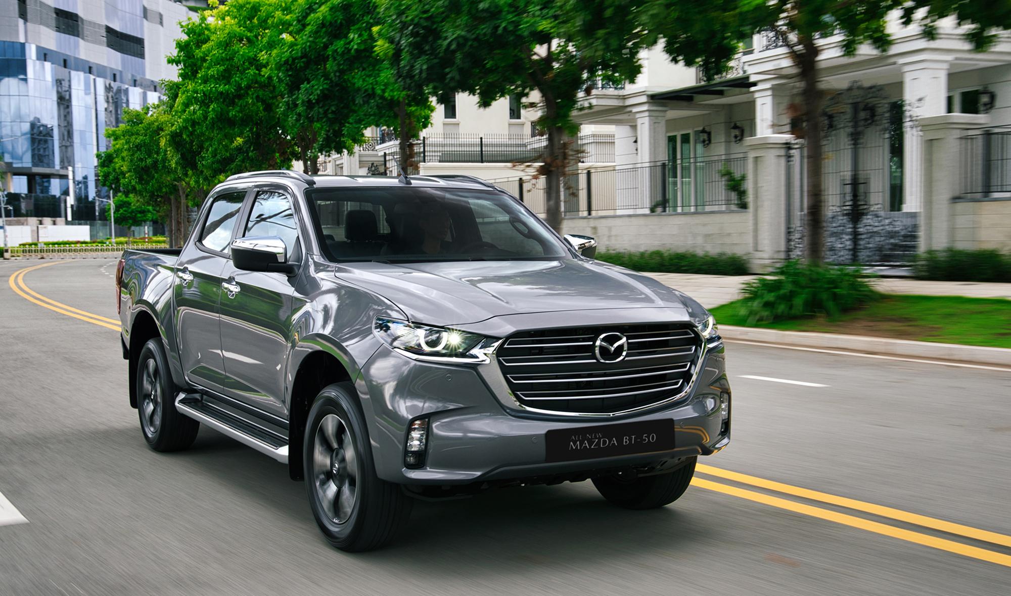 Tính năng của lắp đặt sấy gương Mazda BT-50?