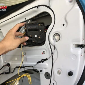 độ cửa thít tự động Yagu cho ô tô