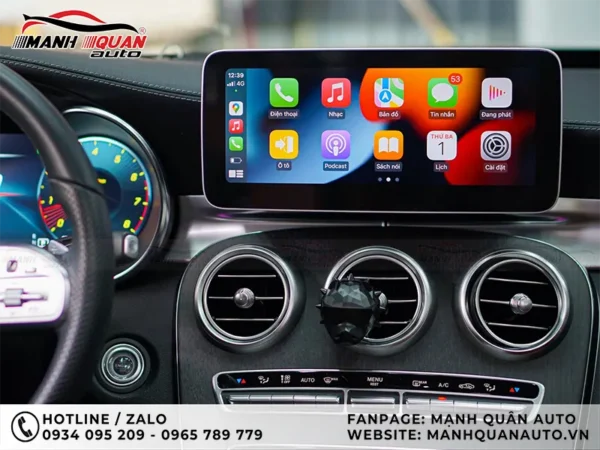 Ngoài các tính năng giải trí, màn hình android cho Mercedes còn hỗ trợ Apple Carplay