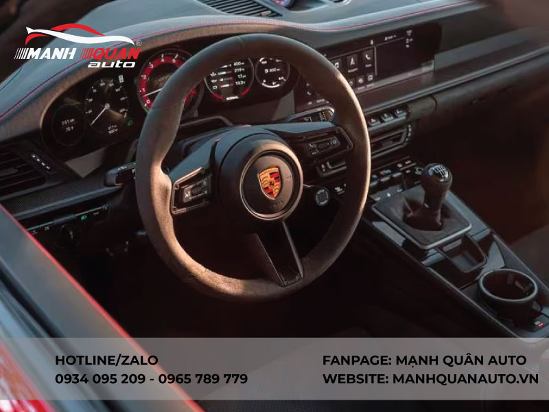 Sau khi sửa chữa màn hình cho xe Porsche 911 Carrera Cabriolet có được bảo hành không?