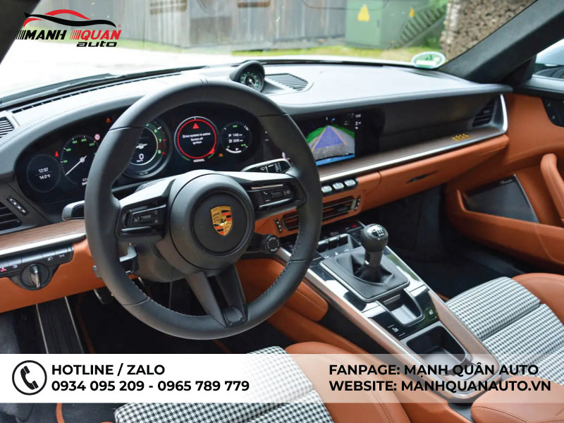 Dán PPF nội thất cho Porsche 911 Sport Classic