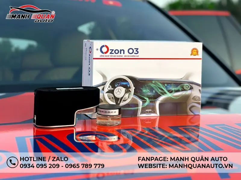 Lắp bộ tản mùi nước hoa và tạo ion âm Ozon O3 cho ô tô tại Mạnh Quân Auto.