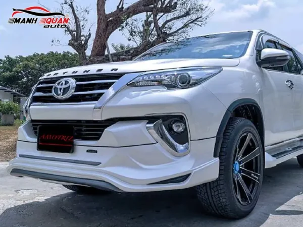 Body kit Toyota Fortuner 2016 Mẫu Amotriz