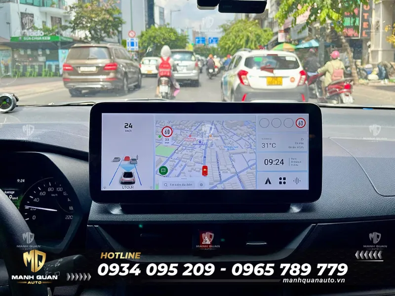 Màn hình Utour US360-i12 liền camera