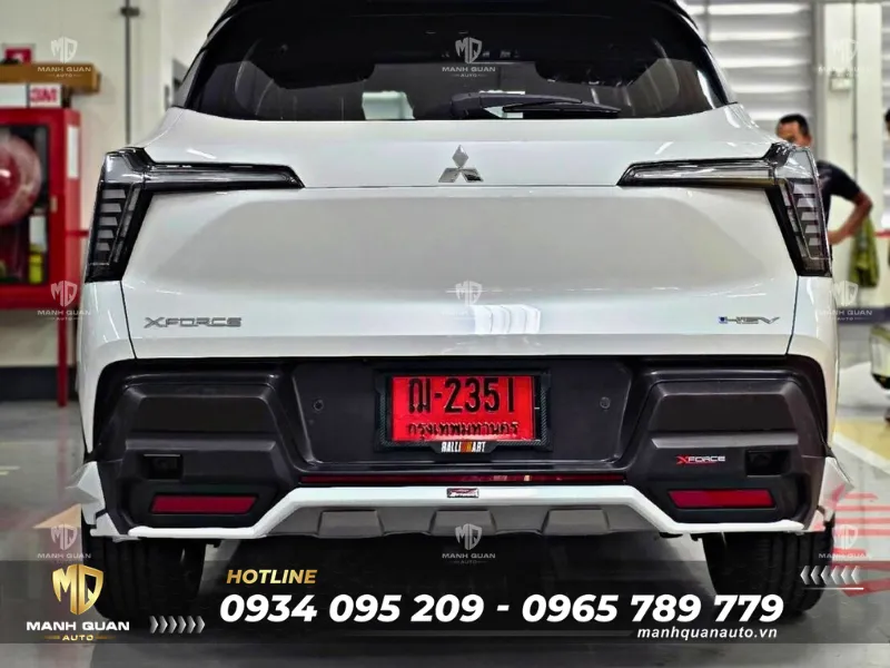 Ốp cản sau body kit Mitsubishi Xforce Rider V5