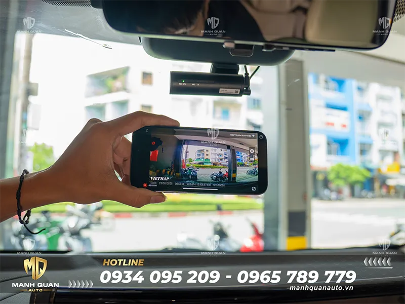 Lắp camera hành trình cho Toyota Alphard 2025