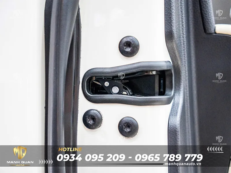 Độ cửa hít Toyota Land Cruiser 2024-2025