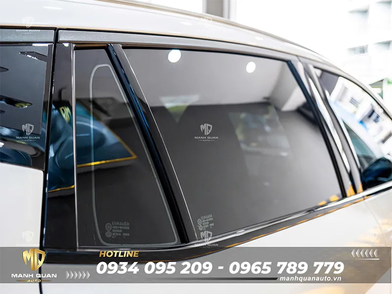 Dán phim cách nhiệt cho Lynk & Co 06 