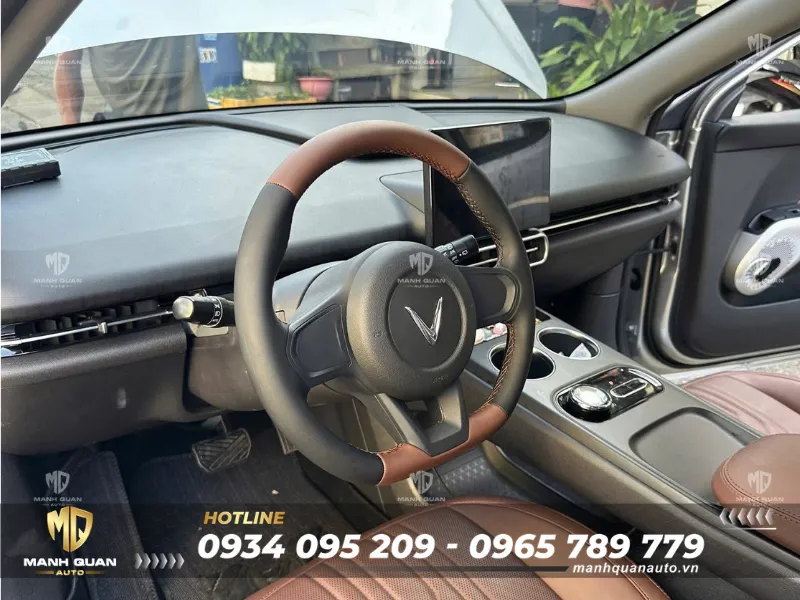 Top 10+ Phụ Kiện VinFast Limo Green Cần Thiết Nên Trang Bị May vô lăng da cho Limo Green