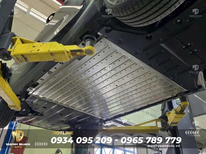 Top 10+ Phụ Kiện VinFast Limo Green Cần Thiết Nên Trang Bị Tấm chắn gầm cho Vinfast Limo Green