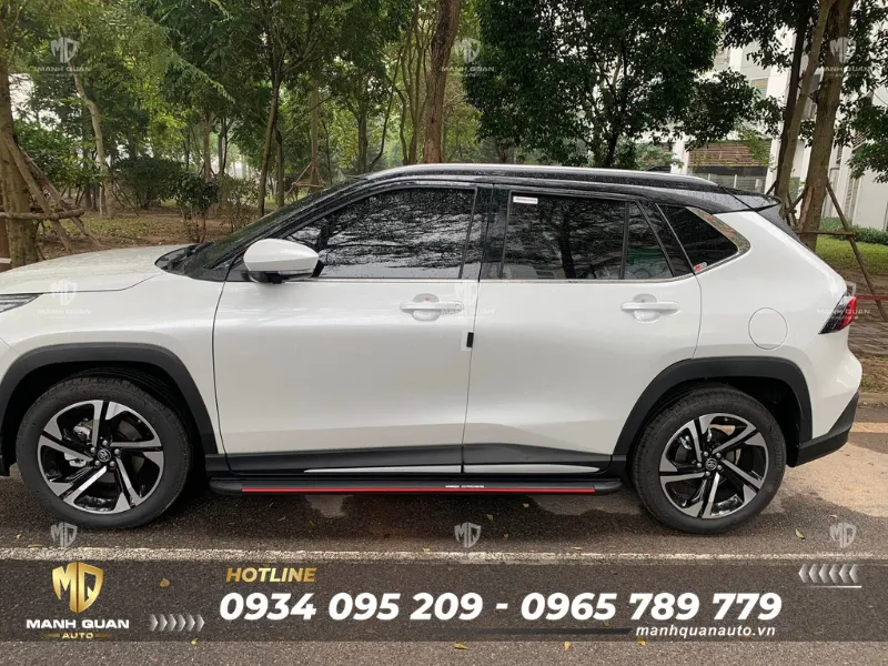 Bệ bước chân Toyota Yaris Cross