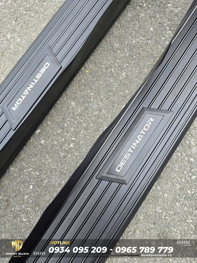 Bệ bước chân Mitsubishi DST Destinator