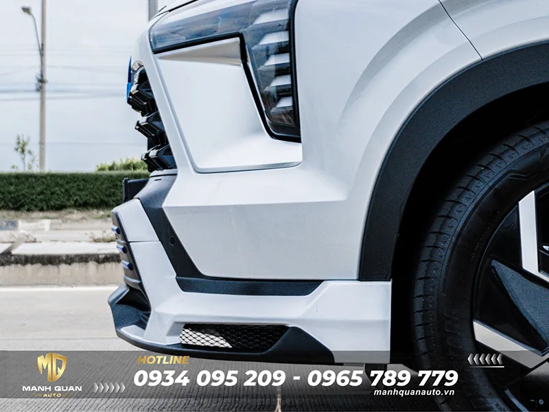 Body Kit Mitsubishi Xforce Mẫu Victor Cận cảnh cản trước Victor với đường nét sắc sảo, hài hòa thiết kế zin