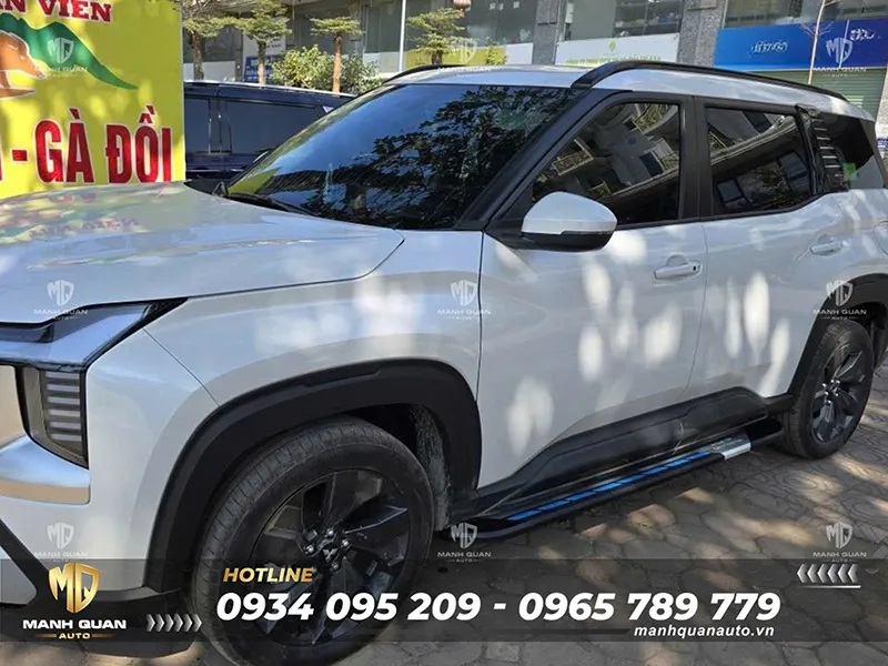 Bệ bước chân Mitsubishi DST Destinator