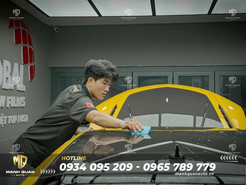 Tất Tần Tật Về Dán PPF Ô Tô: 10 Điều Chủ Xe Phải Biết Dịch vụ dán PPF ô tô chuyên nghiệp bảo vệ sơn xe toàn diện.
