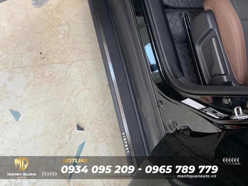 Tổng Hợp Phụ Kiện Vinfast VF MPV 7 Bệ bước chân Vinfast VF MPV 7