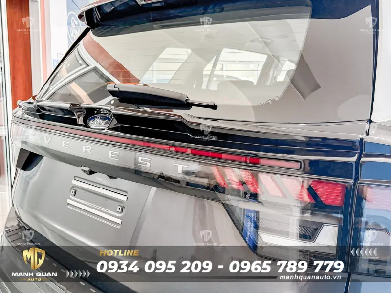 Bodykit Victor V7 Cho Ford Everest 2023-2025 Đuôi gió nhỏ bodykit Vitcor V7 cho Ford Everest 2023-2025