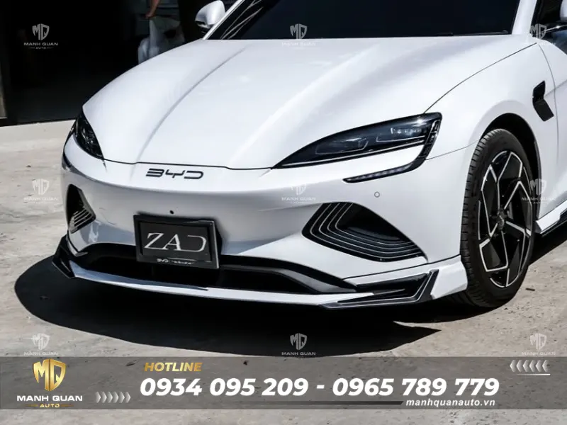 Bodykit BYD Seal 2024 mẫu Zad Ốp cản trước tạo nên hiệu ứng thị giác giúp xe trông thể thao, bệ vệ và đầm chắc