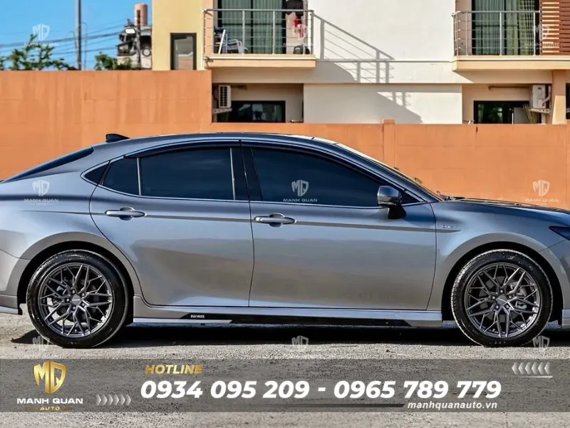 Bodykit Toyota Camry 2024 mẫu Refinez Ốp hông Bodykit Toyota Camry 2024 mẫu Refinez