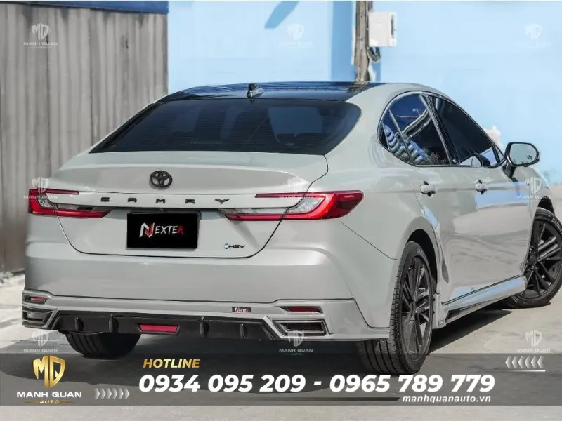 Bodykit Toyota Camry 2025 mẫu Nexter chiếc xe của bạn sẽ trở nên cực kỳ nổi bật, mạnh mẽ và đầy cuốn hút mỗi khi lăn bánh trên phố.