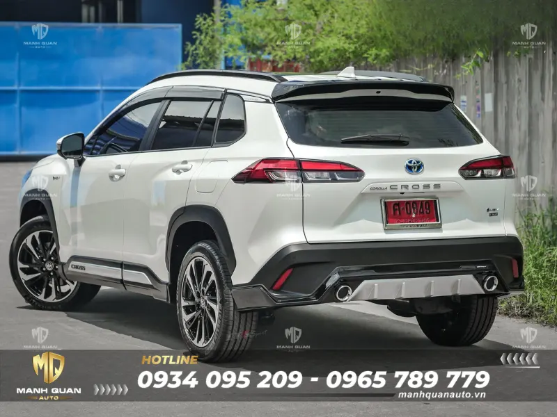 Bodykit Toyota Corolla Cross 2024 mẫu TTS Sport Ốp cản sau mang đến một diện mạo đầy ấn tượng đậm chất thể thao
