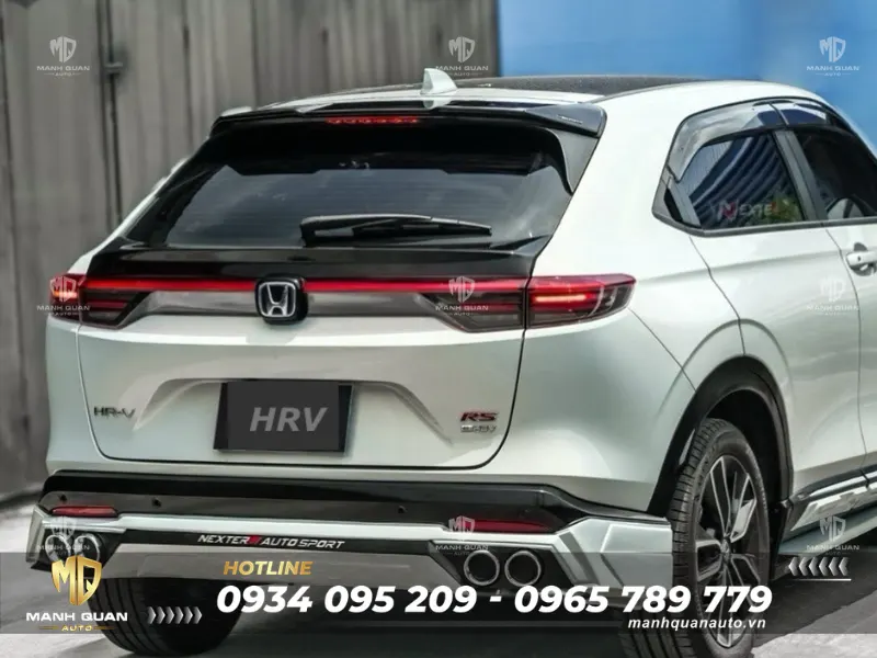 Bodykit Honda HR-V 2023 mẫu Nexter Ôp cản sau mang lại hiệu ứng hạ thấp trọng tâm thị giác giúp đuôi xe trông bệ vệ, bề thế và vững chãi hơn từ mọi góc nhìn