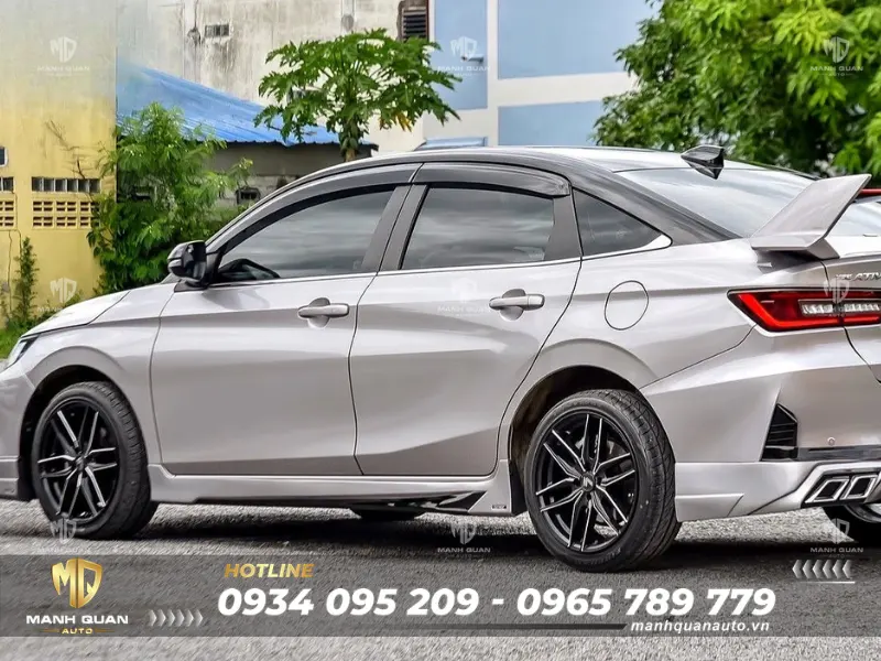 Bodykit Toyota Vios 2022 mẫu Refinez Ốp hông chính là sợi dây liên kết giữ cho tổng thể xe luôn liền mạch và đồng bộ, đem đến một diện mạo hoàn hảo nhất