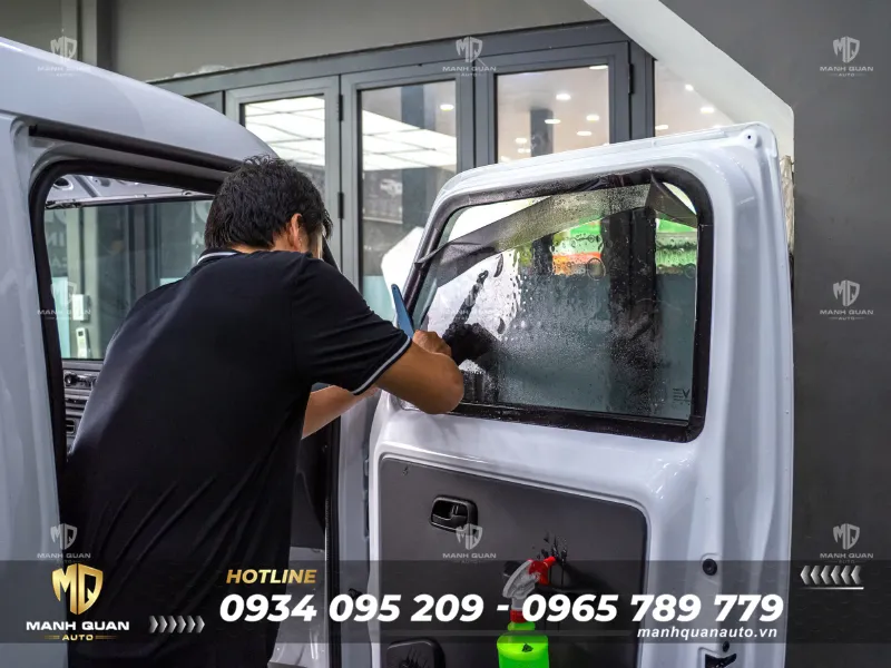 Phim Cách Nhiệt Vinfast EC Van Dán phim cách nhiệt Vinfast EC Van